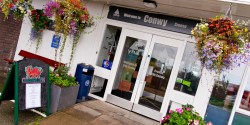 Offenders clear the way for outdoor pursuits at YHA Conwy